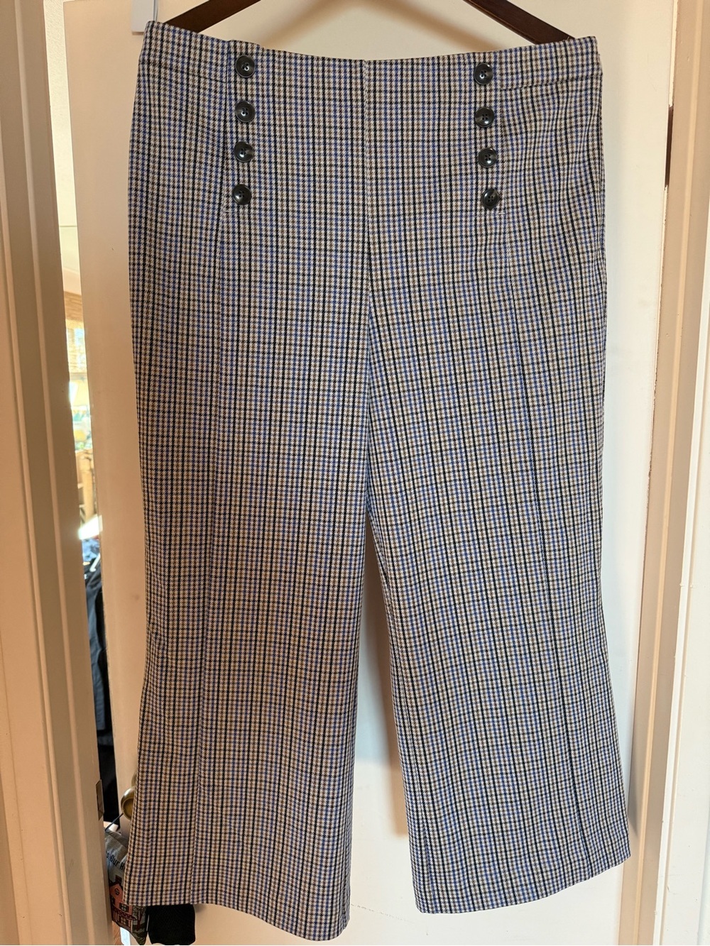 Ann Taylor Blue and Cream Houndstooth Cropped Pants